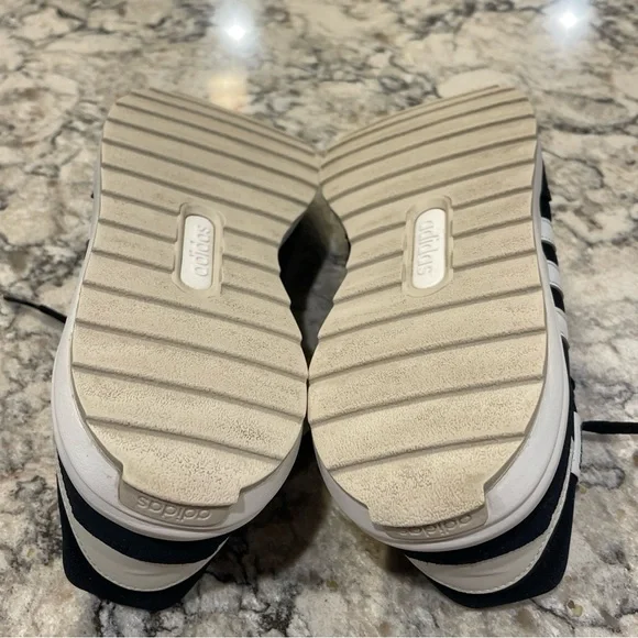 Adidas Retrorun Womens Sneakers Black White Retro Running Shoes EH1859 Size 9.5 - Picture 6 of 15